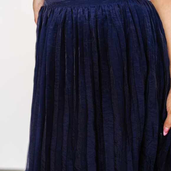 Baltic Born Cyra Midi Skirt | Navy Size LL - Picture 4 of 5